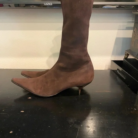 FENDI SUEDE BOOTS PREOWNED SIZE-7.5